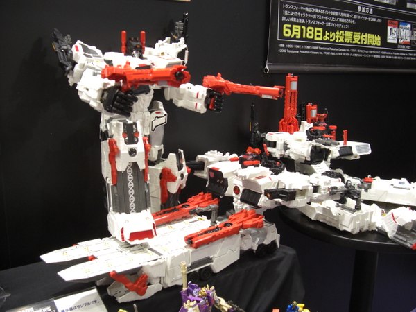 Tokyo Toy Show 2013   Metroplex New Images And More From Tranformers Generations Display  (24 of 38)